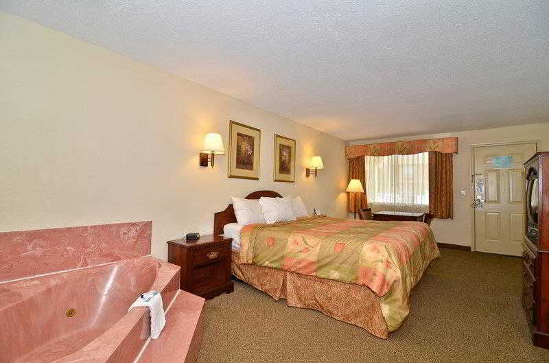 Econo Lodge Inn & Suites Fort Oglethorpe Ngoại thất bức ảnh