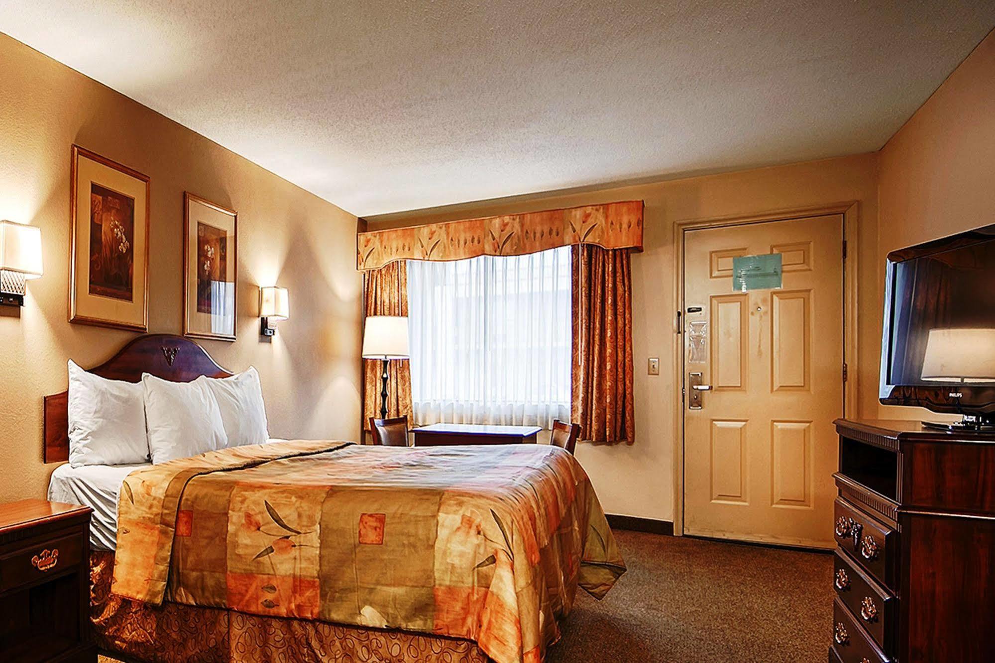 Econo Lodge Inn & Suites Fort Oglethorpe Ngoại thất bức ảnh
